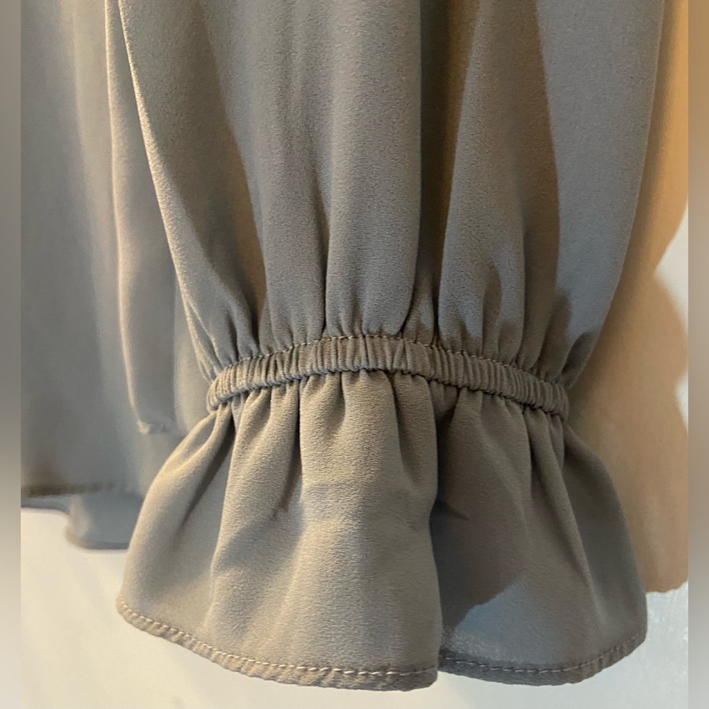 NWOT Beautiful Powder Slate Blue Blouse - Picture 5 of 15